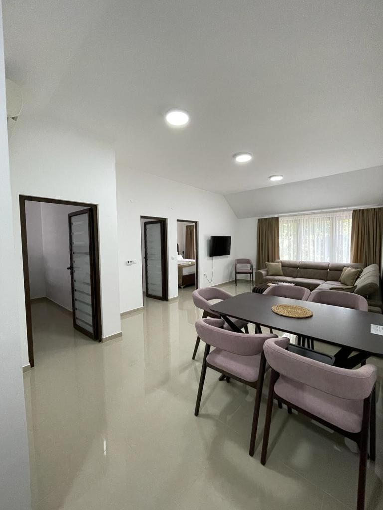 Morpheus Apartmani Sremska Mitrovica Ngoại thất bức ảnh